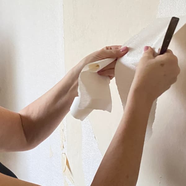The Safest Non-Toxic Wallpaper Remover for Your Home